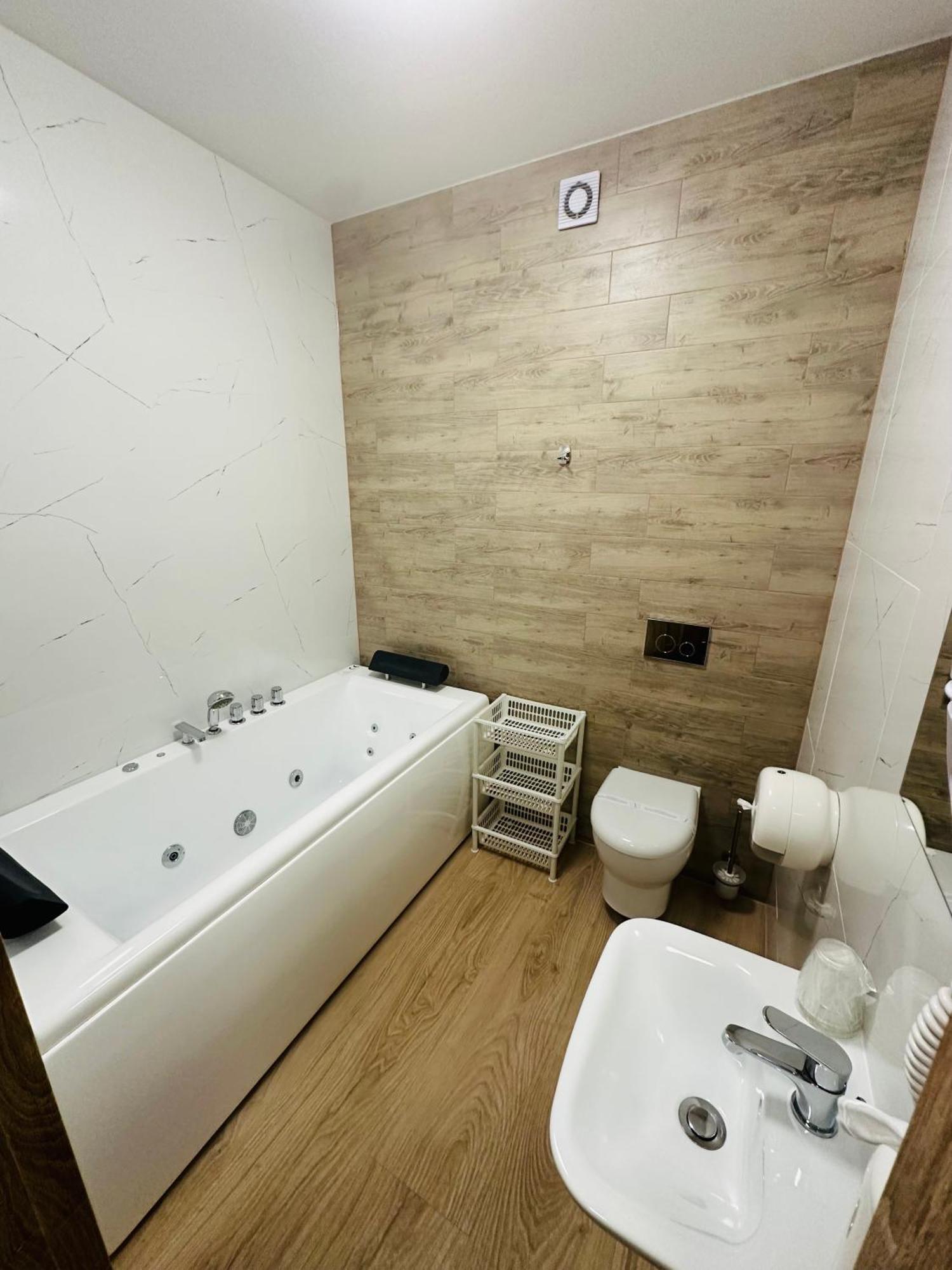 Miejsca Noclegowe W Arka Medical Spa コウォブジェク エクステリア 写真